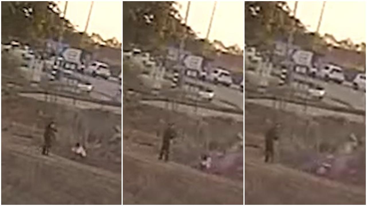 白色衣服的女子就停下腳步,跪在地上向哈馬斯求饒,最終仍遭哈馬斯以步槍近距離爆頭槍決。(X)