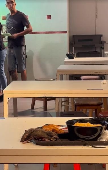 沒多久,老鼠開始扭動身體,手腳撐撐,甚至還幾度抽搐,恐怖畫面隨即引起周圍食客目光,並隨即發出一陣尖叫。(FB)