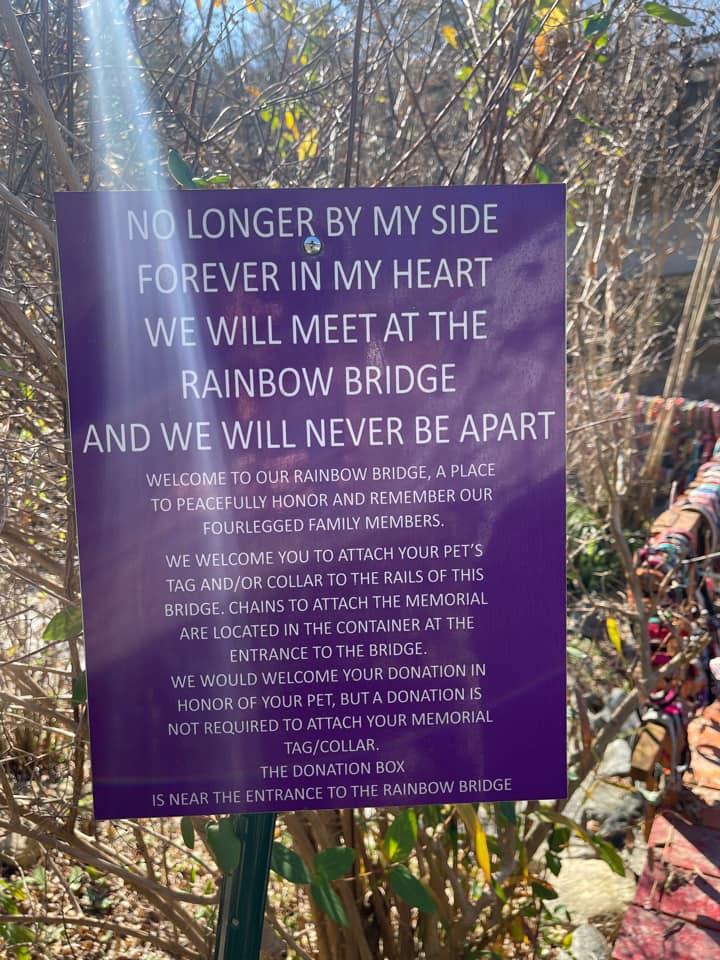 還設立了紀念牌,並歡迎其他飼主能加入懷念的行列。(FB)