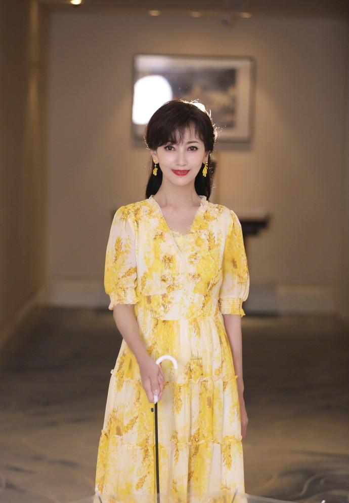 趙雅芝凍齡有術,包括注重飲食及勤做運動(趙雅芝微博)