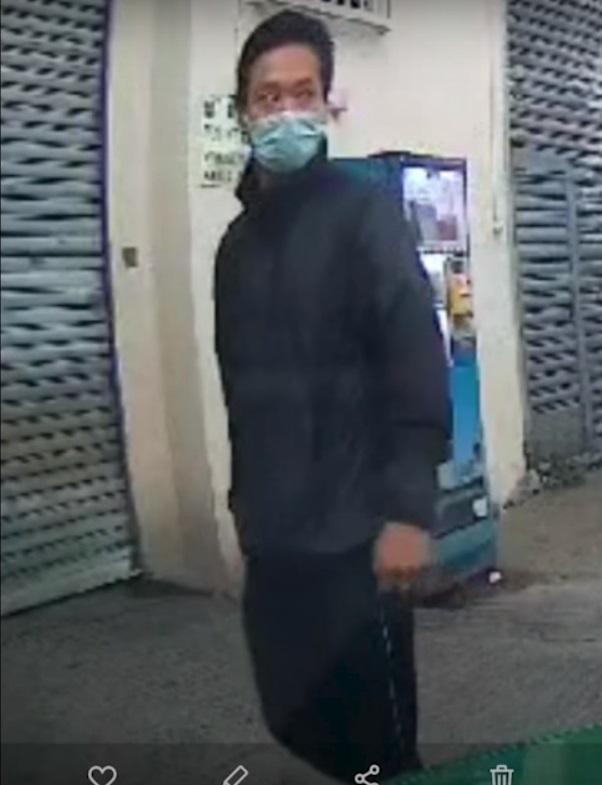 車Cam直擊|「的士盜賊」再現元朗 光天化日無視途人爆窗偷袋。(網片截圖)