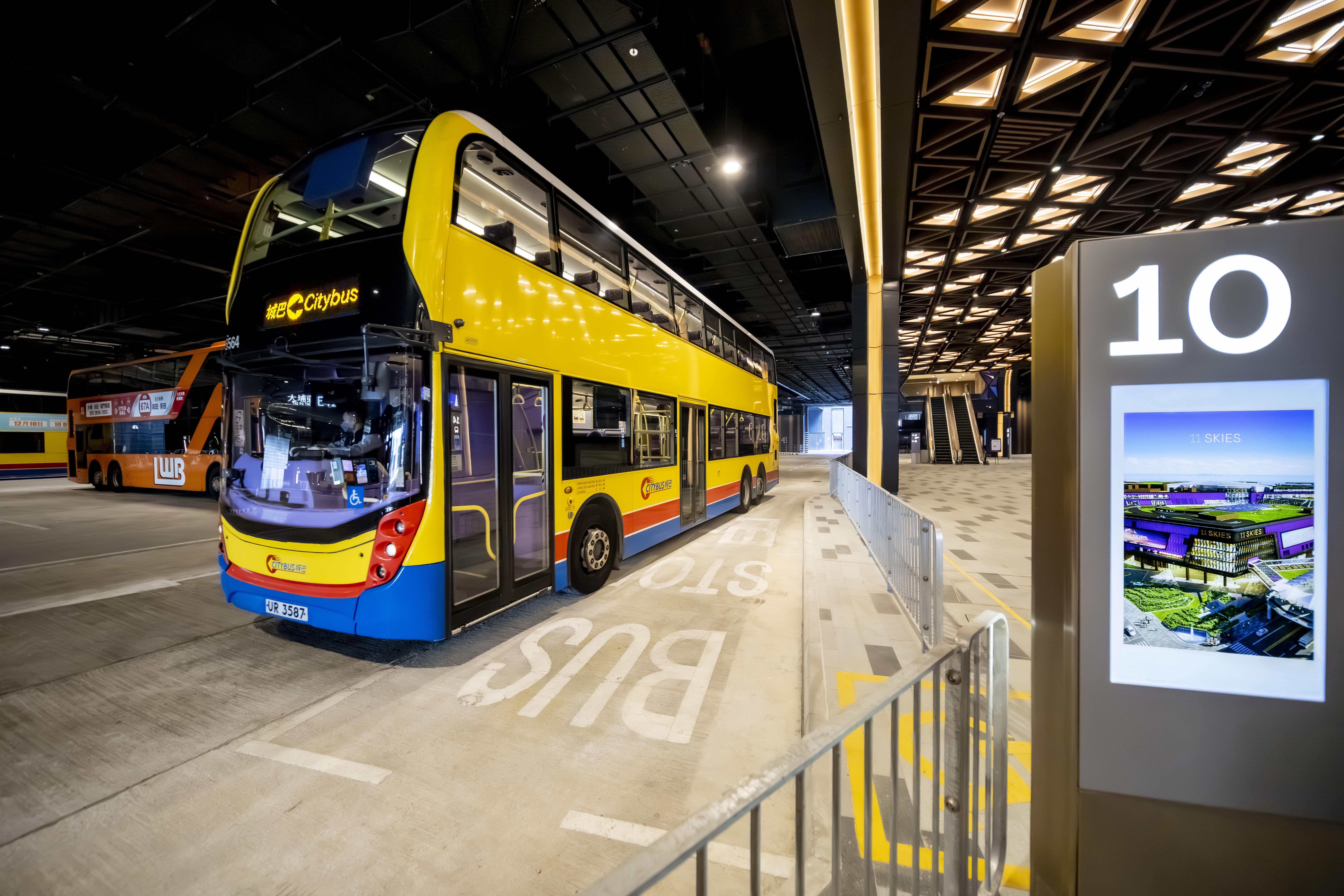 專營巴士、港珠澳大橋口岸巴士等,會在航天城交通總匯設有上落客點。