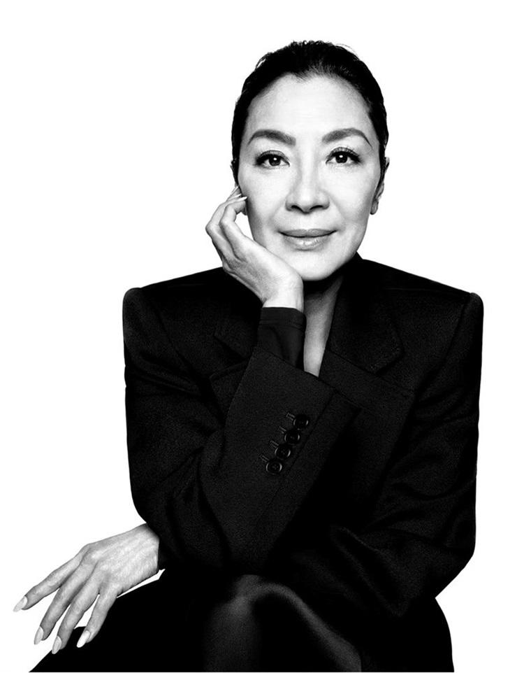 著名攝影師Platon為Michelle拍下Balenciaga品牌大使相片。