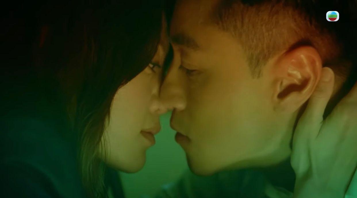 娜姐跟黃浩然亦有親熱戲。