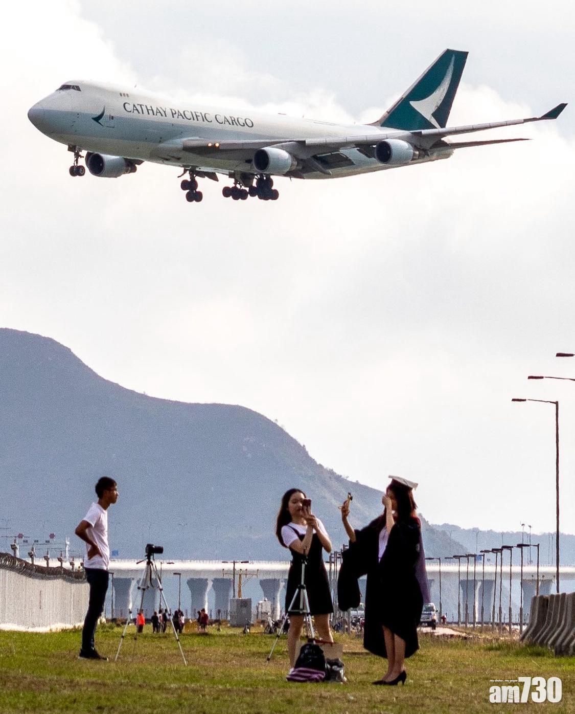 有幸的話可以在飛機維修區與飛機一起合照。(Instagram@speechlessword._.image)