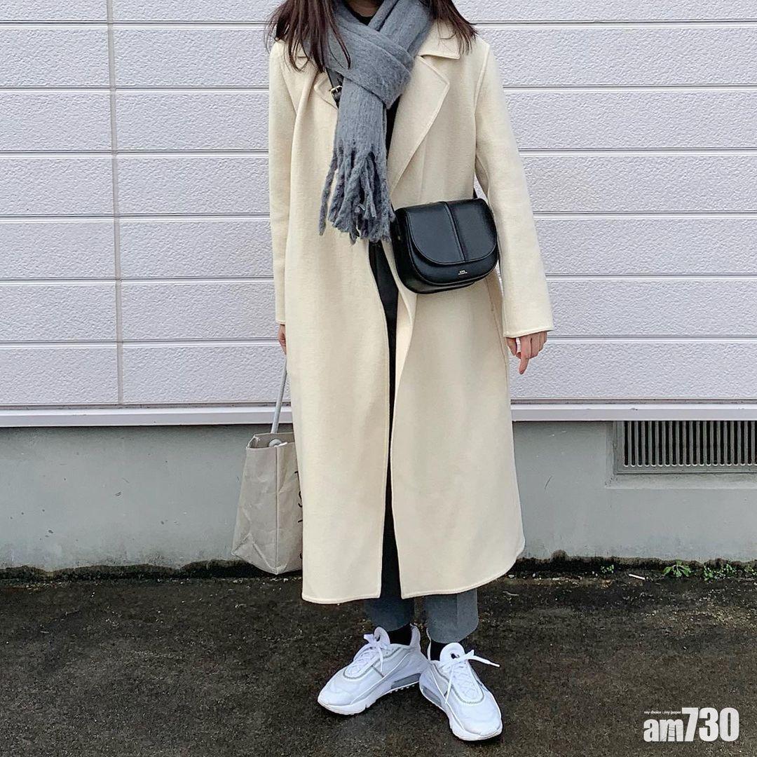 頸巾打法|單圈式是最簡單的圍法。(Instagram@___den33)