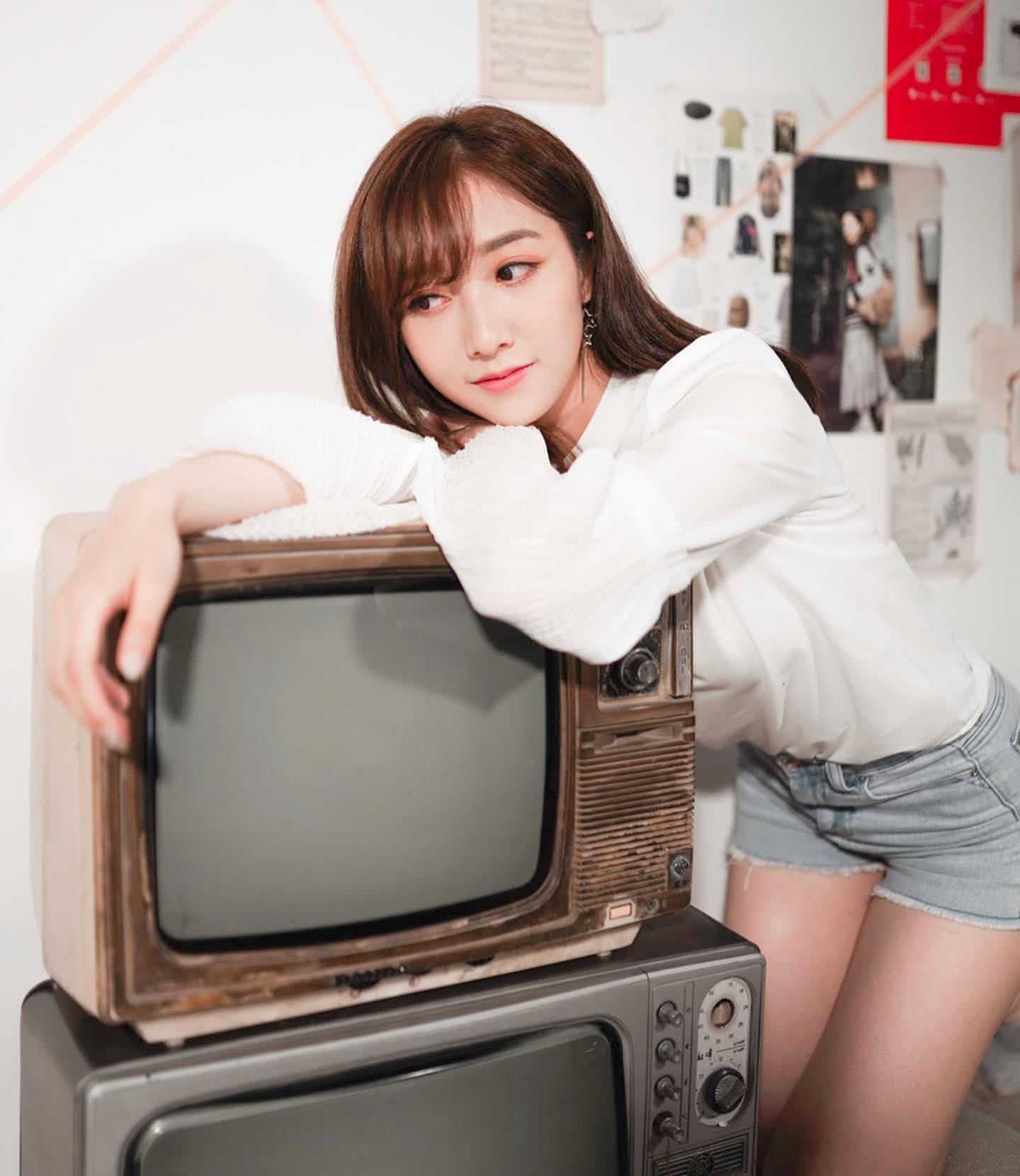 何依婷結婚|Regina是香港小姐207亞軍,曾演出學是學非等TVB節目。(何依婷IG)