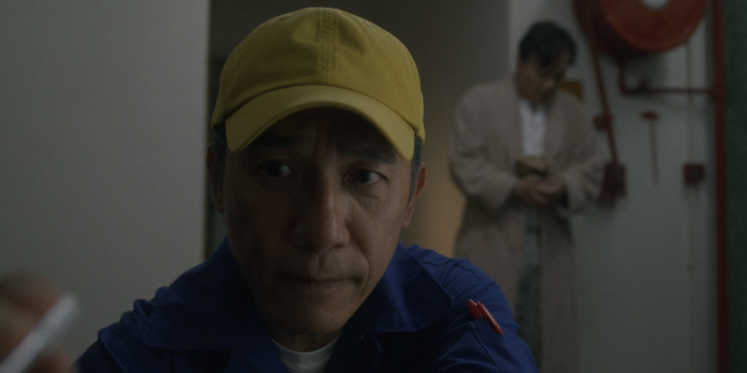 陳奕迅新歌《社交恐懼癌》MV,梁朝偉驚喜現身演開鎖工人。