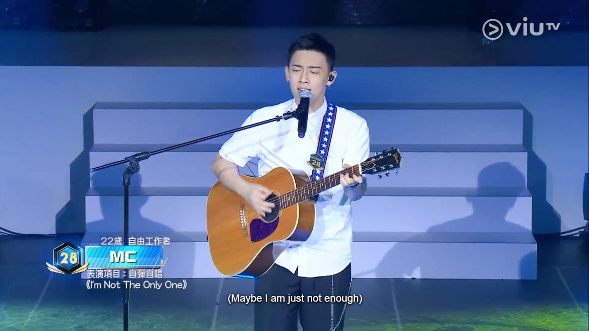 當年MC張天賦參加《全民造星II》也是用星星結他帶。