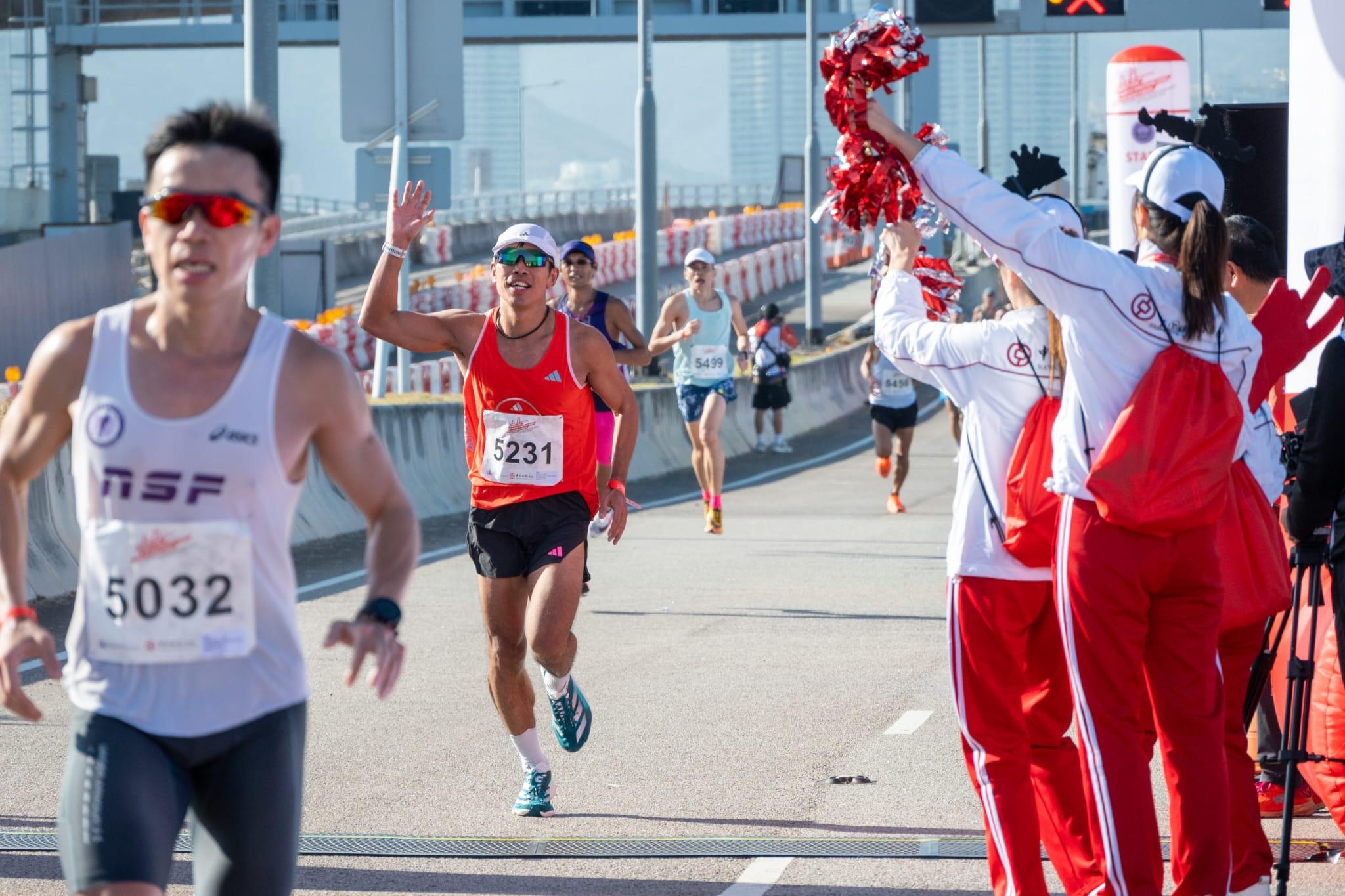 首屆港珠澳大橋香港段半馬拉松今早舉行。(陳奕釗攝)