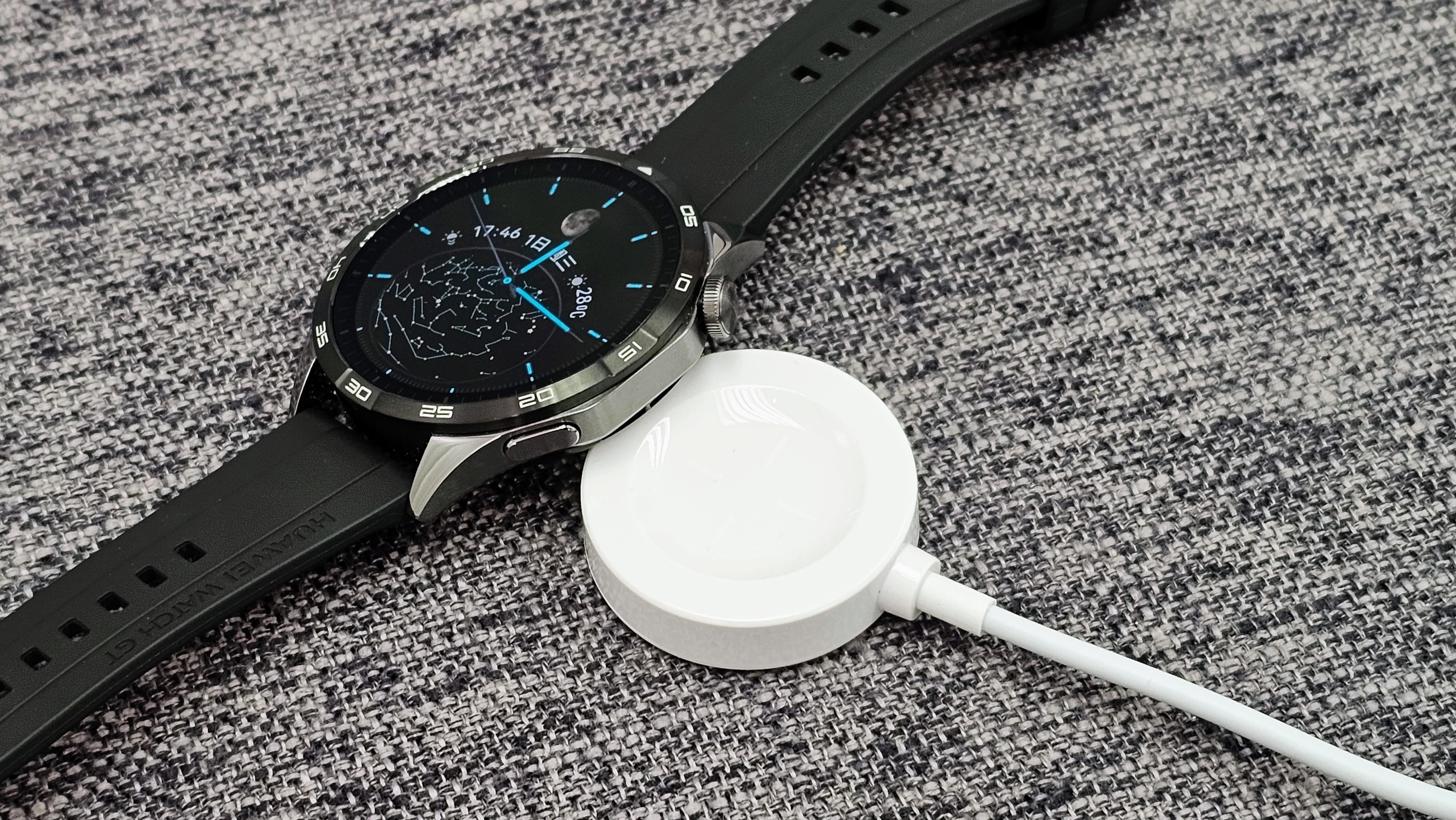 附有無線充電線。