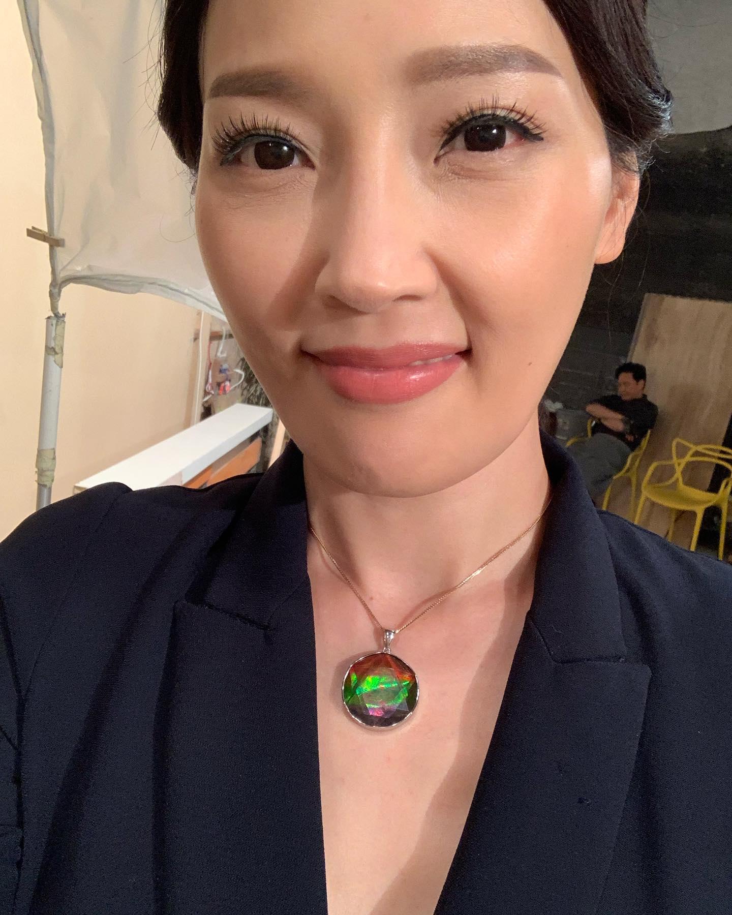 愛回家Ma姐何芷姍50歲生日被讚似廿歲(何芷姍IG)