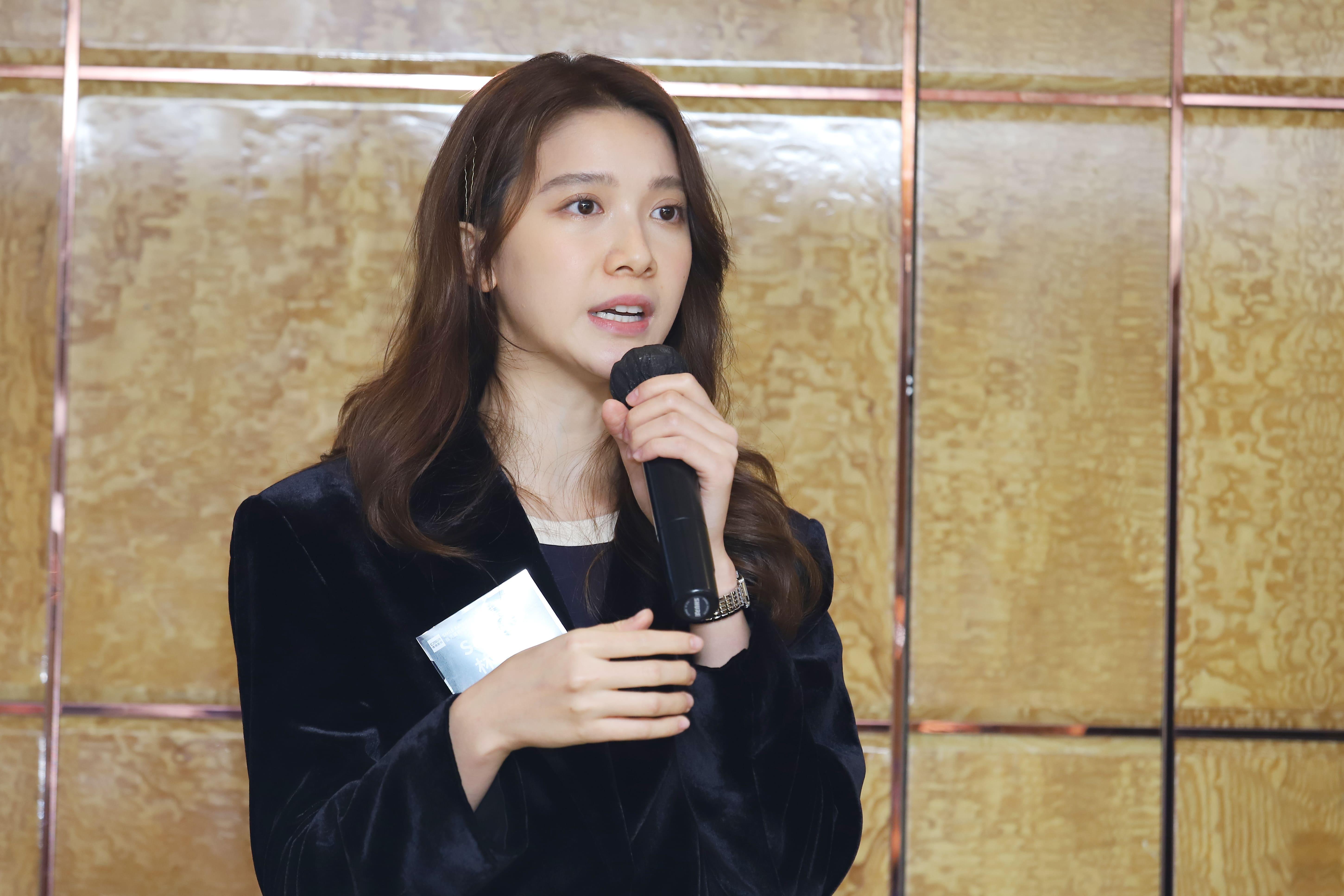 麥沛東、Serene 林宣妤第一身角度分享ICL植入式隱形眼鏡。