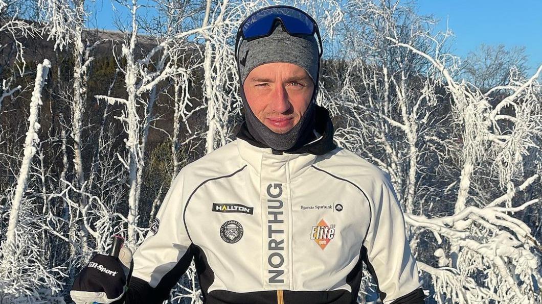 哈夫瓦森(Calle Halfvarsson)早前赴芬蘭參賽,在零下15度的環境中完成20公里賽事,他透露,自己的生殖器官於抵達終點時「凍僵失去知覺」,需立刻衝進帳篷「躺10分鐘才回暖」(哈夫瓦森IG)