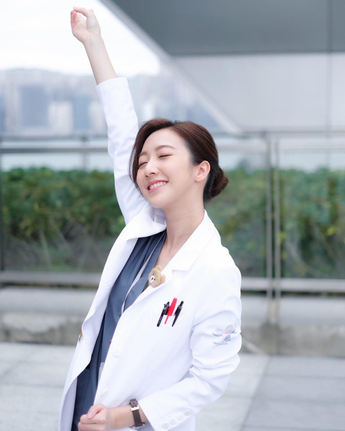 何依婷結婚|Regina是香港小姐207亞軍,曾演出學是學非等TVB節目。(何依婷IG)