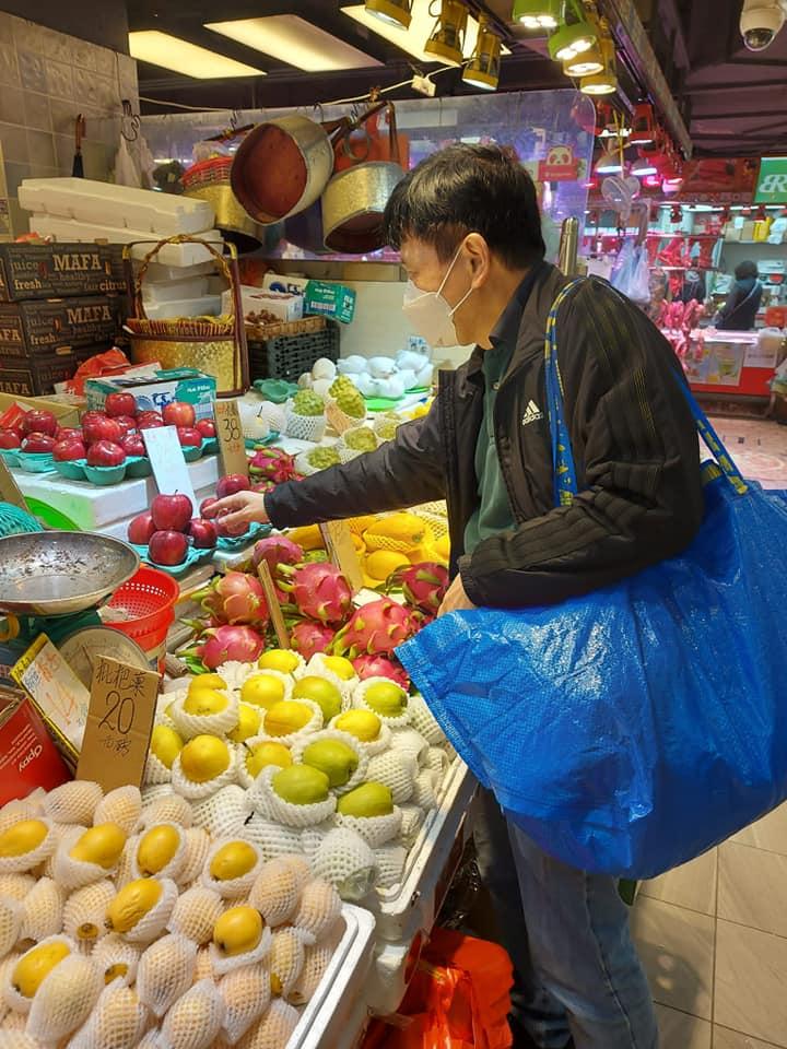 陳琬琛疫情期間購買物資並上門派發