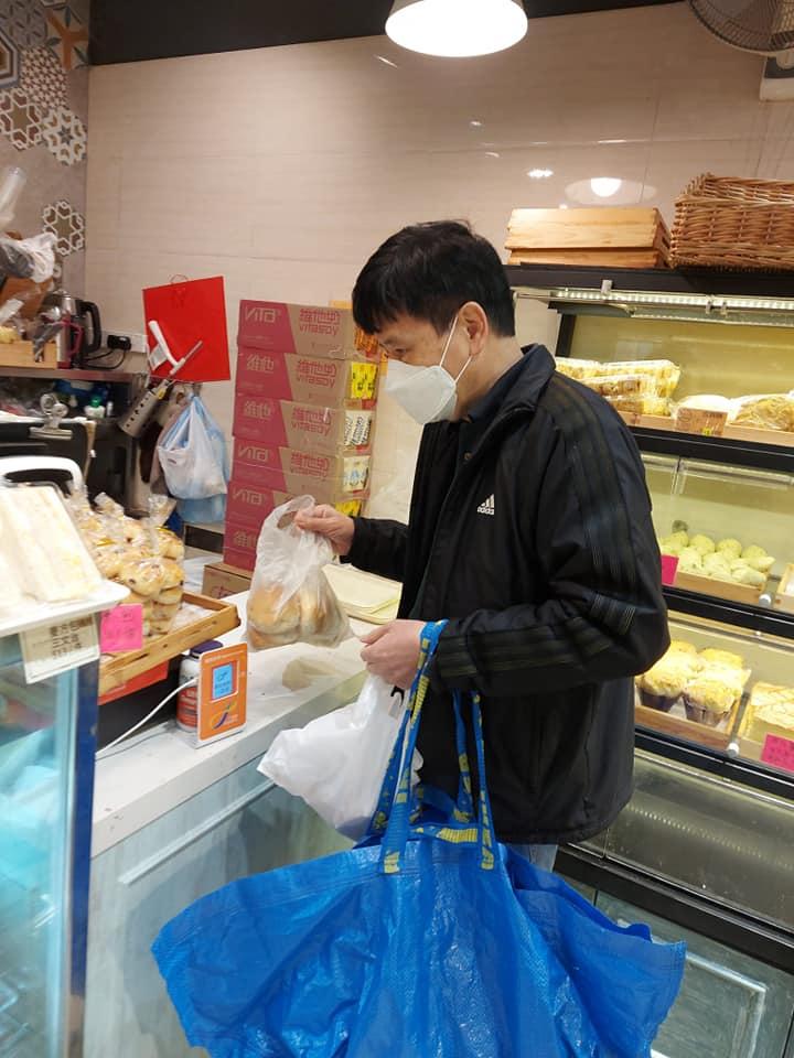 陳琬琛疫情期間購買物資並上門派發