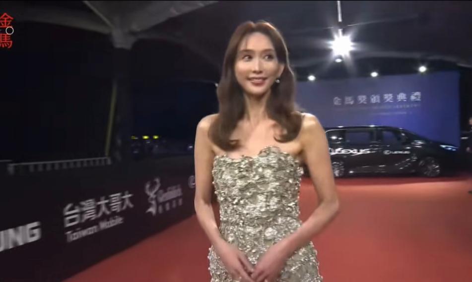 久未出席典禮的林志玲今晚擔任頒獎嘉賓