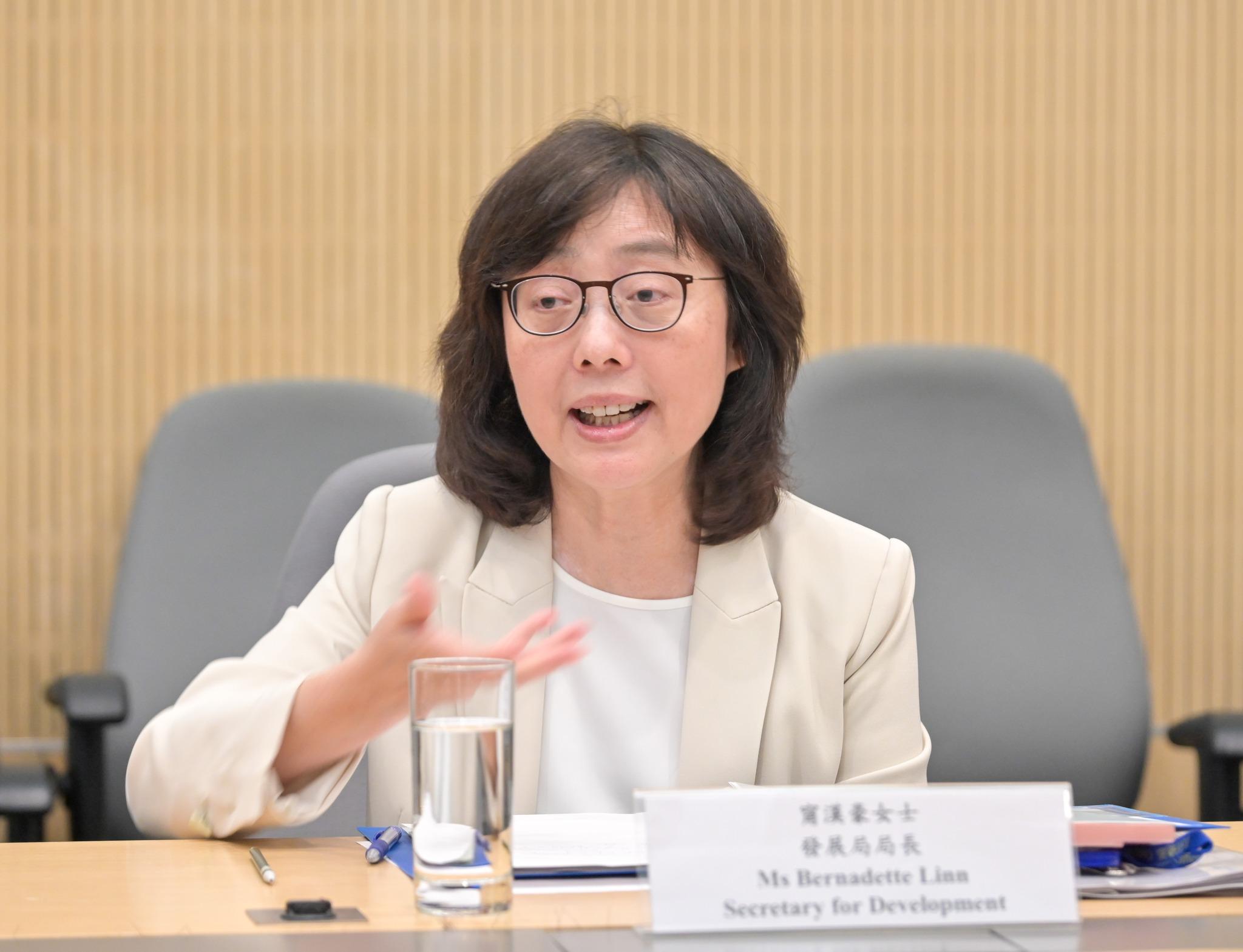 解決劏房問題工作組召開首次會議