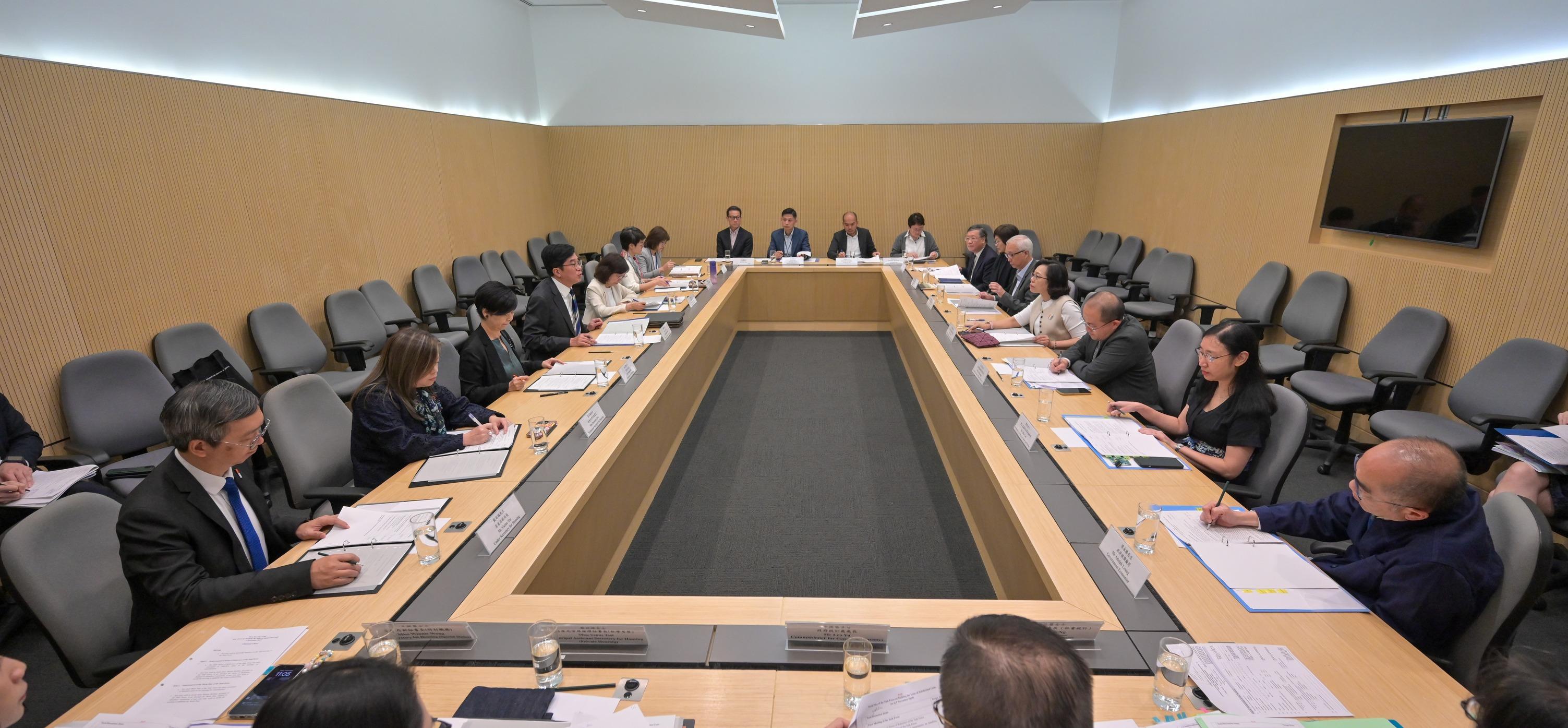 解決劏房問題工作組召開首次會議