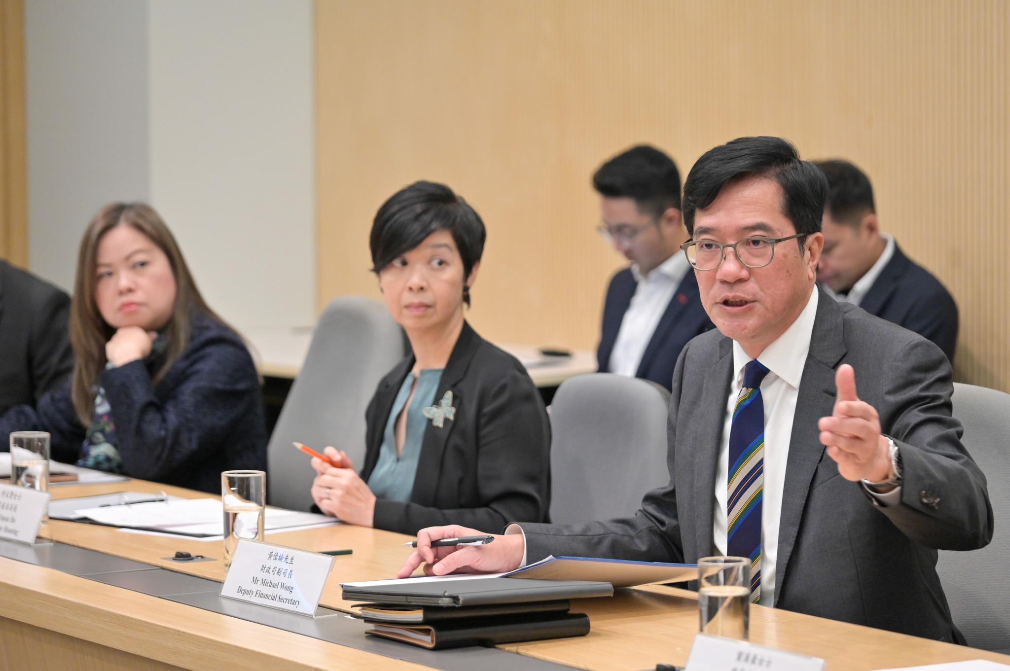 解決劏房問題工作組召開首次會議