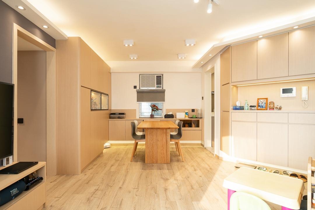 客廳以髹上白色油漆,好讓陽光較容易照亮客廳