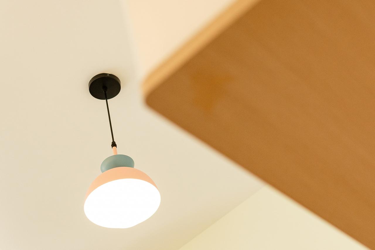 飯廳餐廳桌加裝吊燈,增加光源的變化