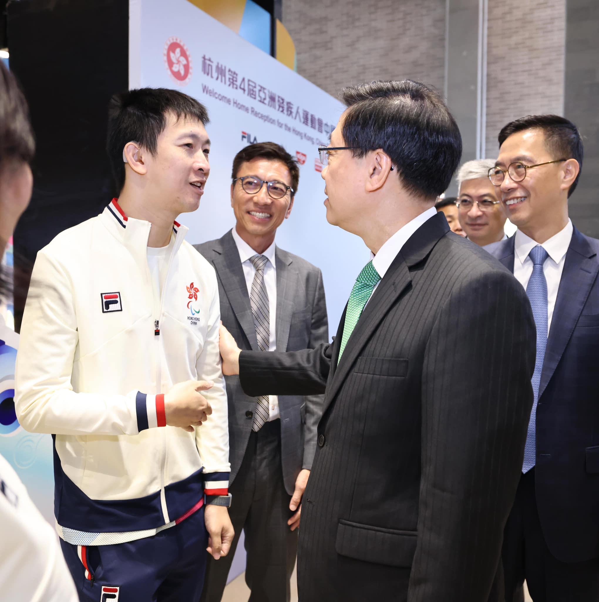 李家超出席亞殘運會港隊返港儀式 指佳績反映政府投放資源方向正確