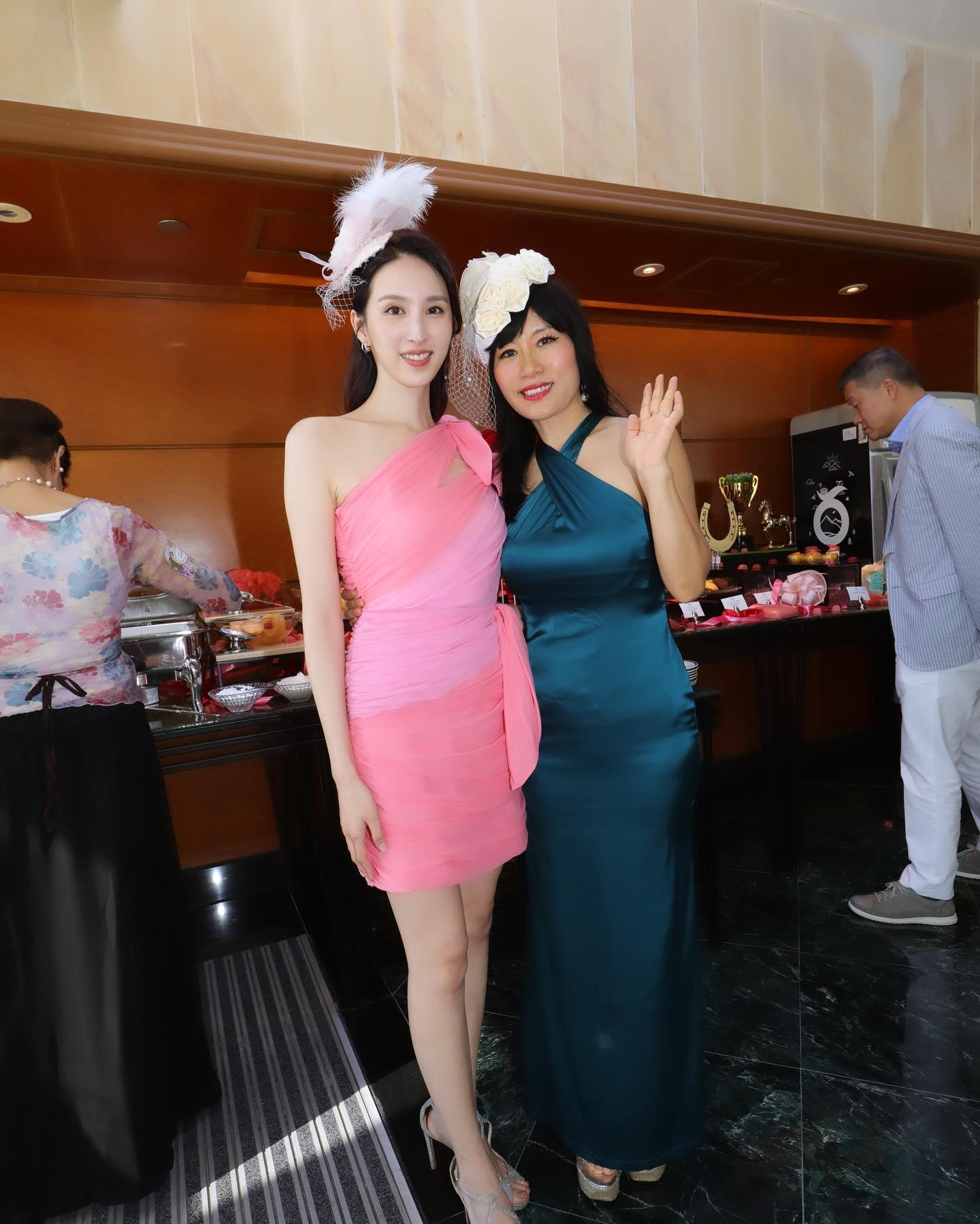 何天兒原名何傲兒,早前與七師傅合照(何天兒IG)