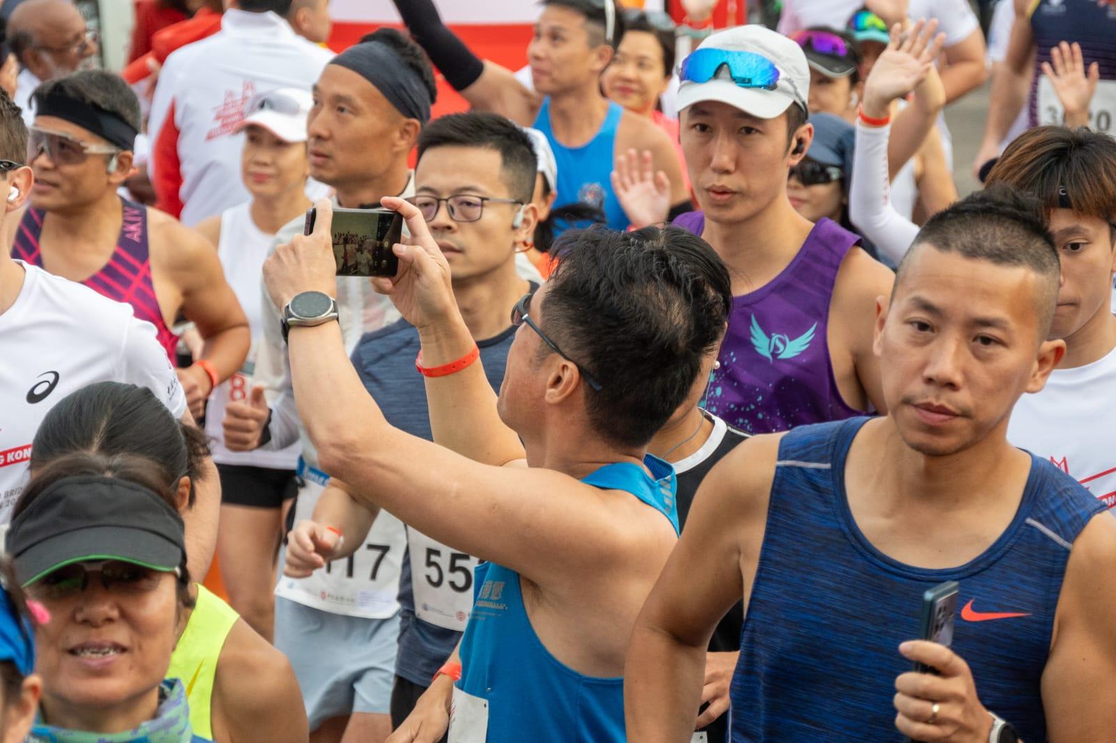 首屆港珠澳大橋香港段半馬拉松今早舉行。(陳奕釗攝)