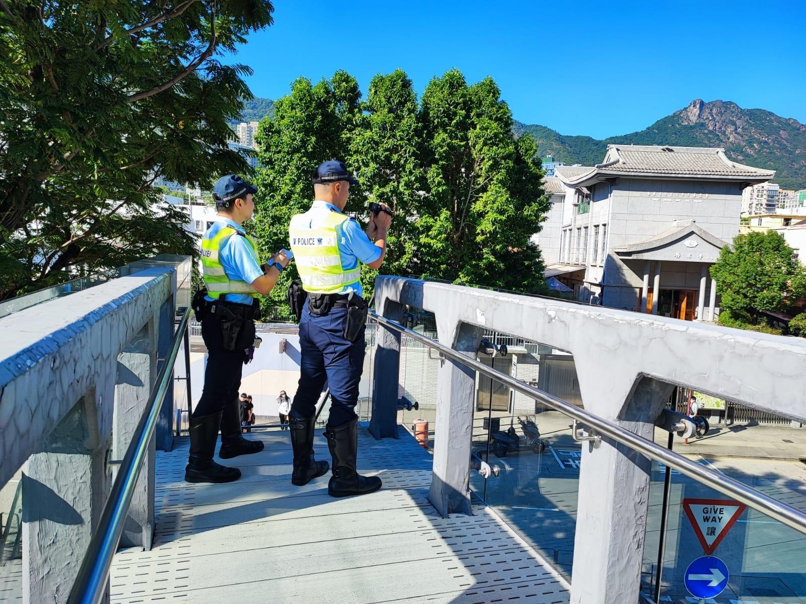 九龍城打擊違泊拖走13車 另檢控行人亂過馬路