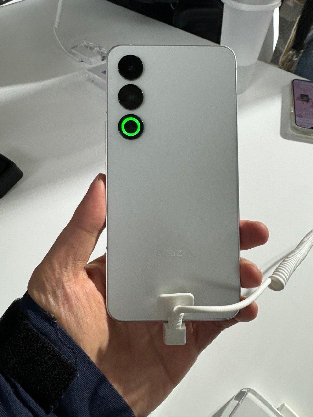 最窄邊框手機|魅族MEIZU 21實體機身(微博C科技)