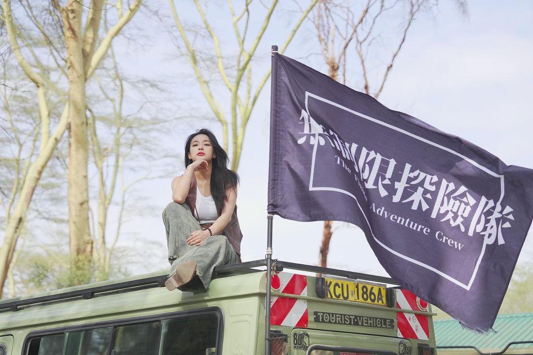 咖喱黃雅慧參加《全民造星IV》出道,現時兼職醫療美容機構醫生(咖喱黃雅慧IG)