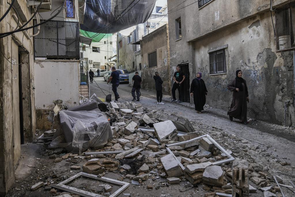 以巴衝突|西岸一個巴人難民營近日遭受以軍攻擊。(美聯社)