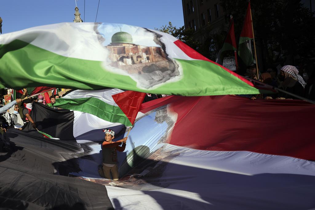 APEC|親巴勒斯坦組織在APEC峰會期間遊行示威。(美聯社)