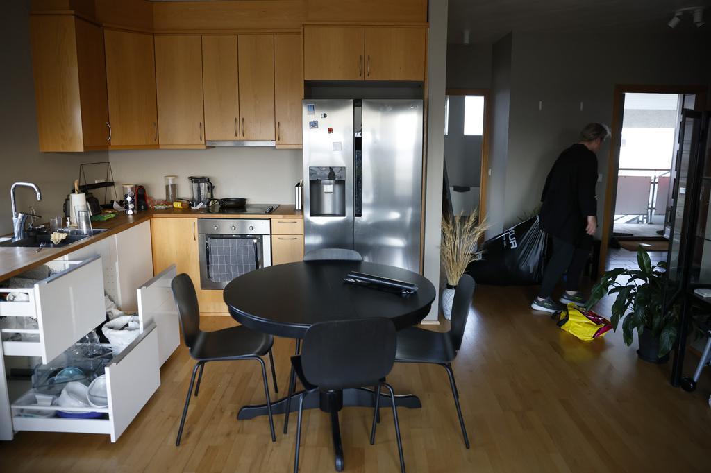 冰島火山|格林達維克地陷屋裂如「鬼城」。(美聯社、路透社)