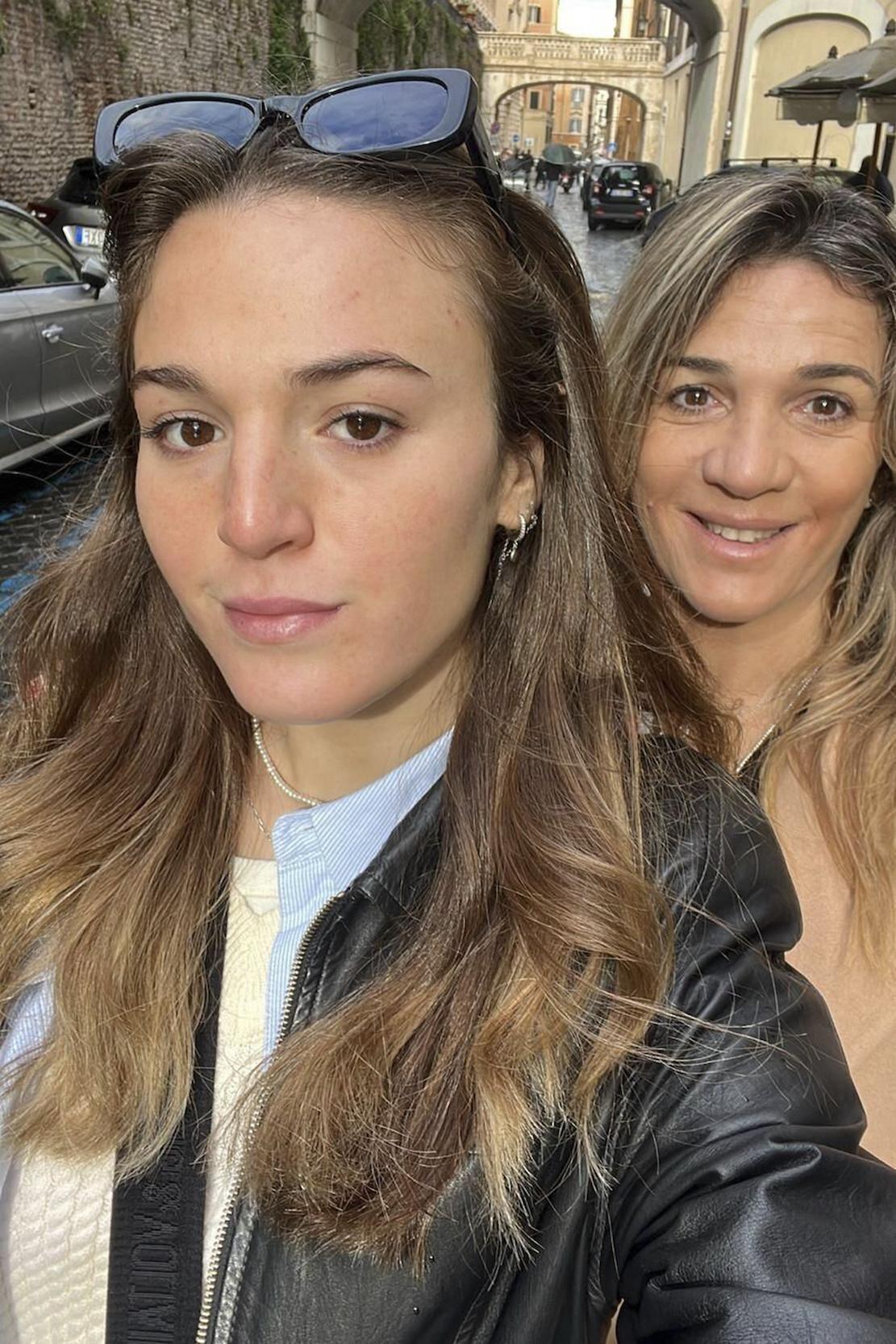 Maya Regev被哈馬斯綁架50日,終於被釋放。(網上截圖)