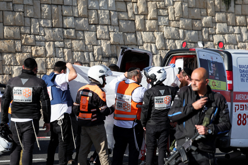 以巴衝突|耶路撒冷巴士站槍擊3死8傷 兩哈馬斯成員向平民開火被斃(路透社)