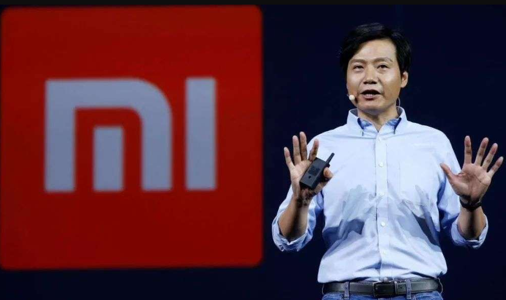 雷軍求學期間只用兩年時間修完大學四年所需的全部學分。畢業後不久,他加入金山軟件,2010年4月創立小米公司。(資料圖片)