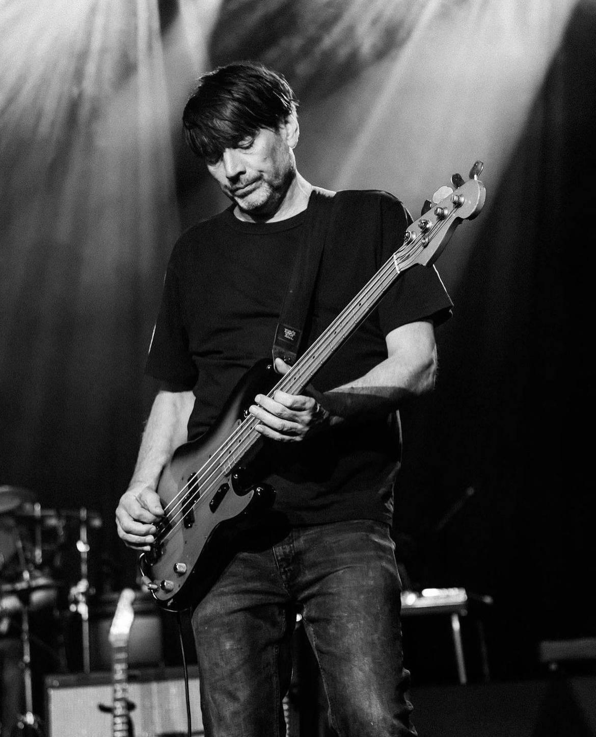 Blur低音結他手Alex James接受BBC訪問指,原打算以香港作巡唱尾站,惟被拒入境簽證。