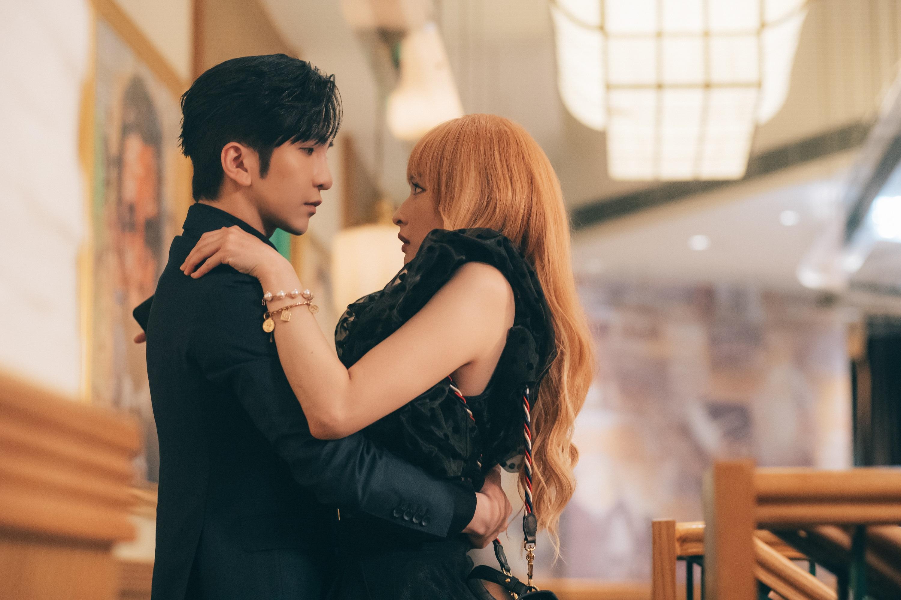 Anson Lo與陳漢娜在《社內相親》有不少親熱戲。