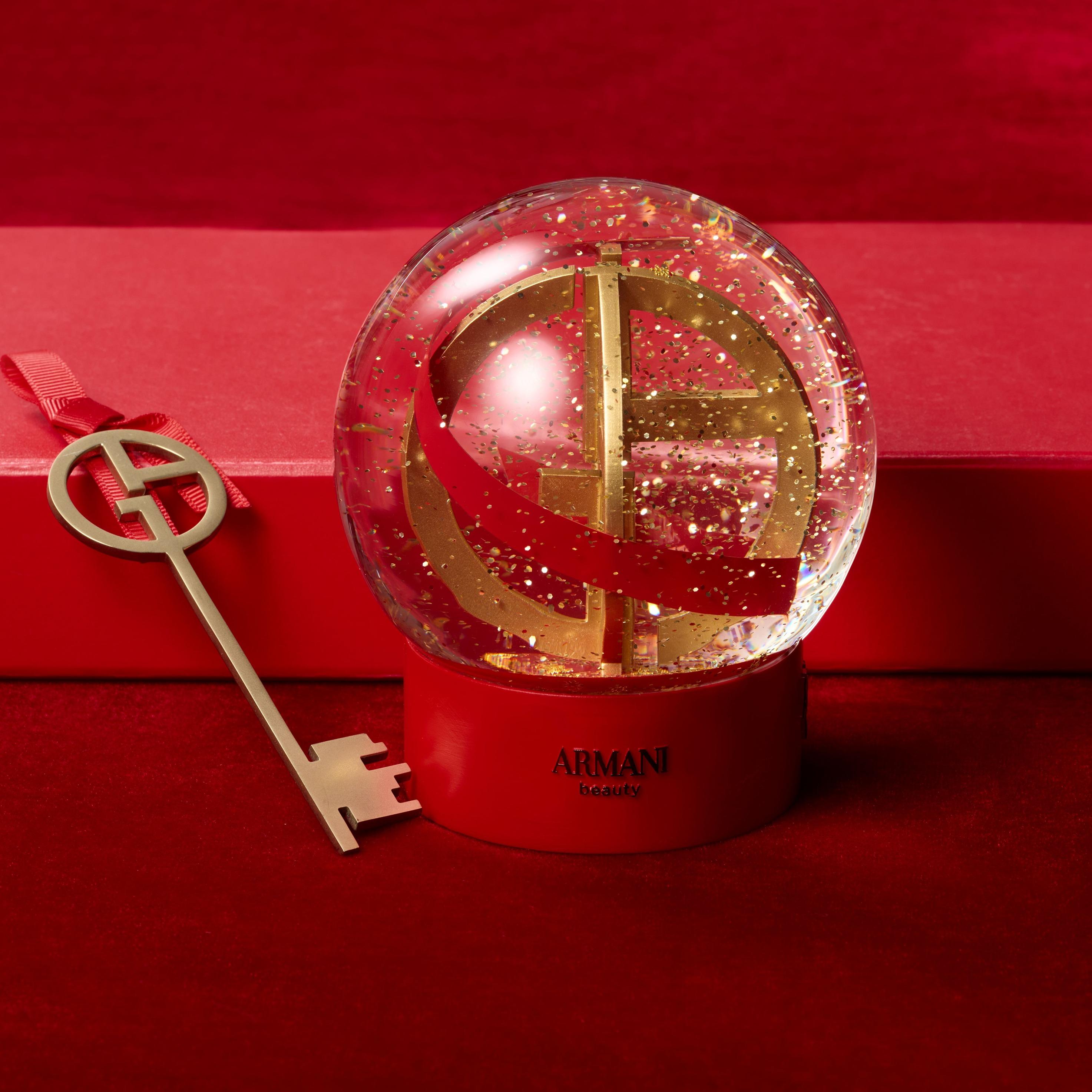購物滿$3,500 可獲贈ARMANI節日水晶球。