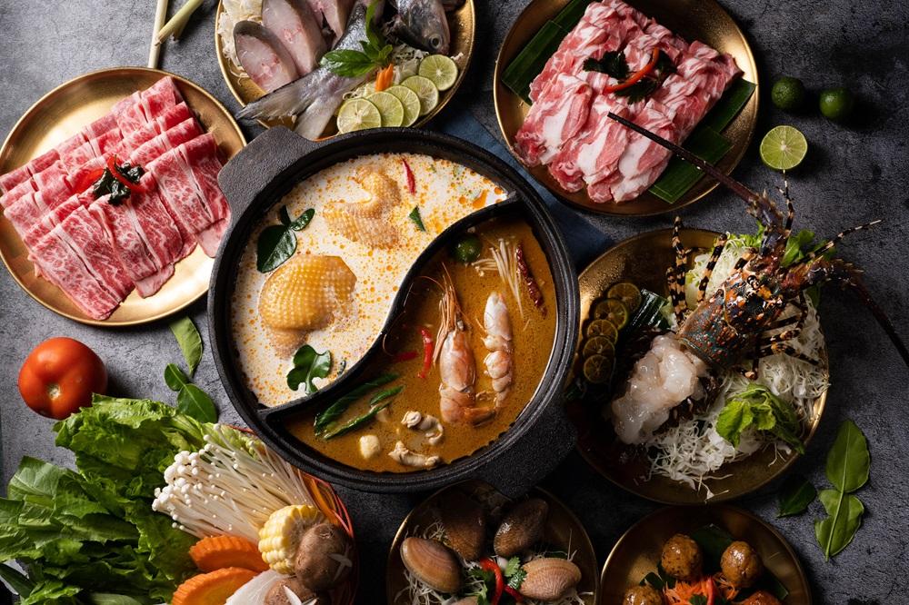 九雲居主打正宗東南亞口味,以火鍋薈萃出各國精粹,將多款東南亞名湯熬製成7款香濃的火鍋湯底。