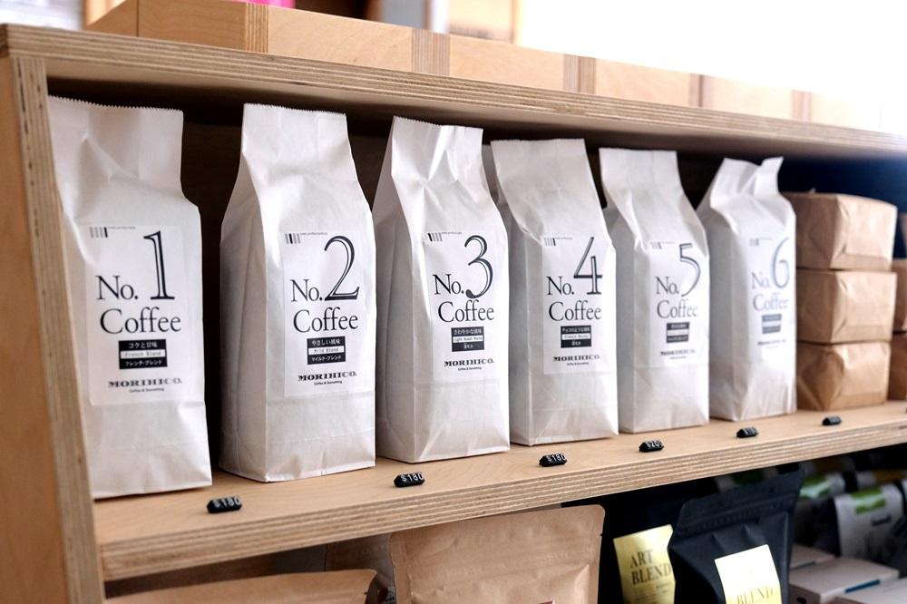 店內有超過60款日本烘焙精品咖啡豆及掛耳咖啡。
