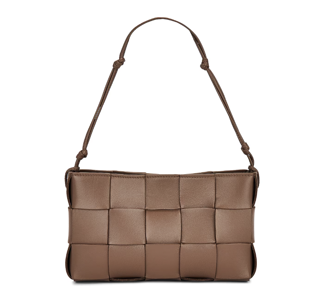 雙11優惠|Bottega Veneta Baguette Pochette Shoulder Bag 特價:$11,438;原價:$15,250