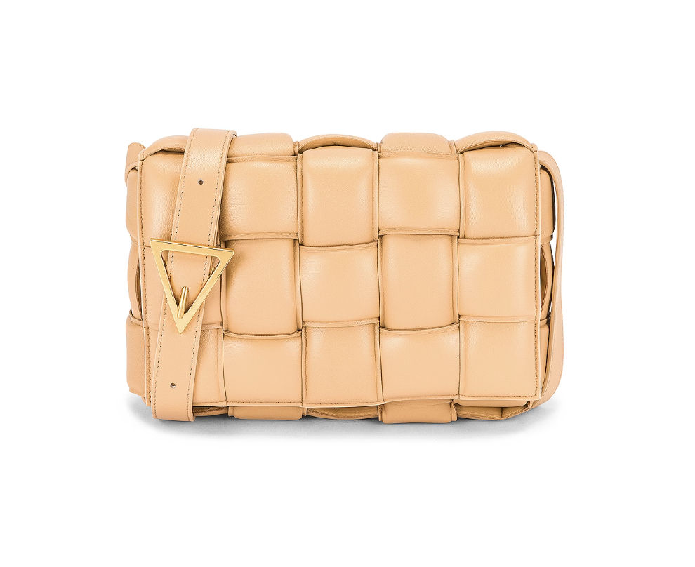 雙11優惠|Bottega Veneta Small Padded Cassette Bag 特價:$19,708;原價:$35,193