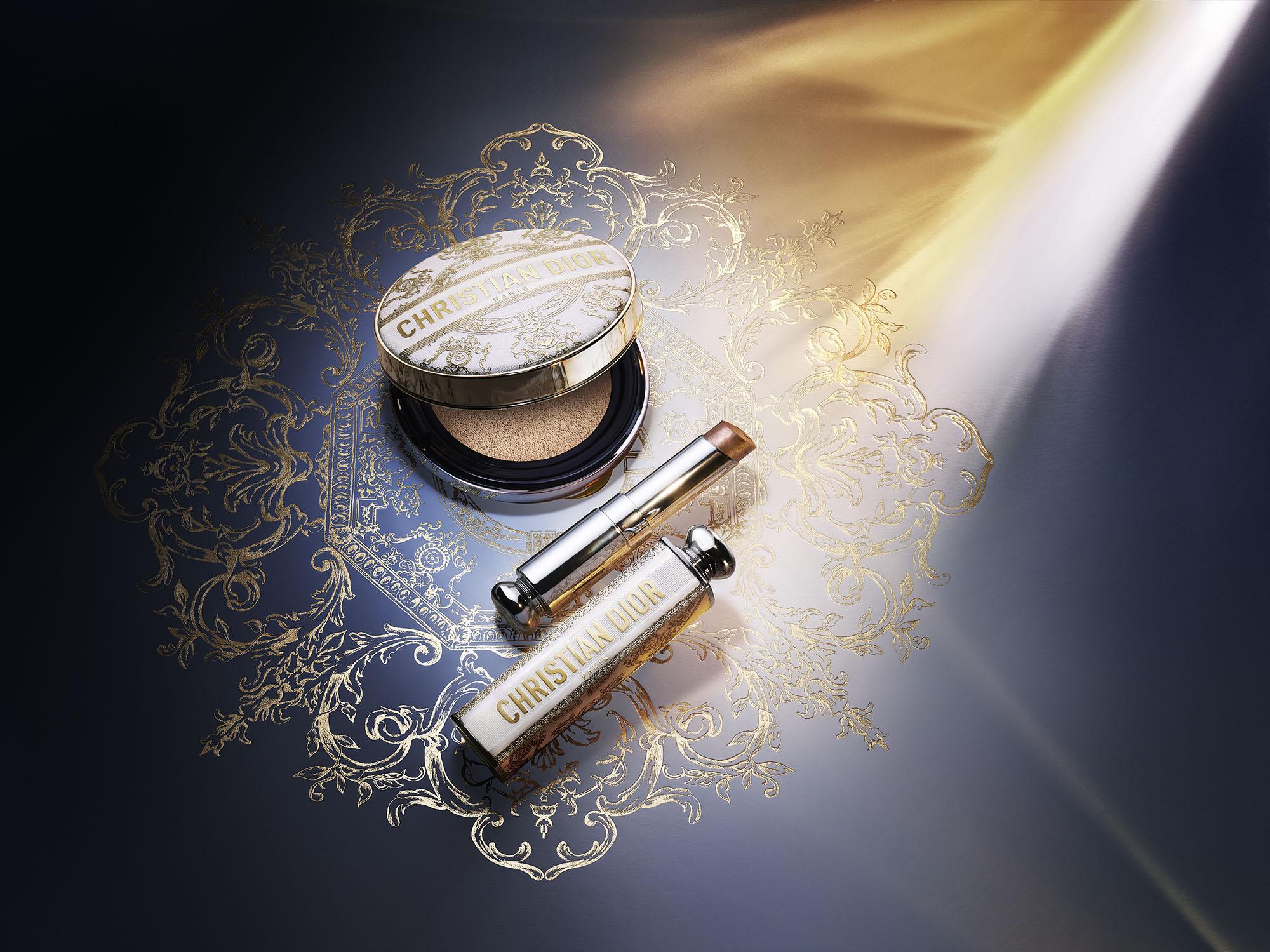 聖誕彩妝2023|Dior恆久貼肌氣墊粉盒 - 珍藏版 $275、Dior鏡光誘惑唇膏外殼 – 珍藏版 $270、Dior鏡光誘惑唇膏 $370