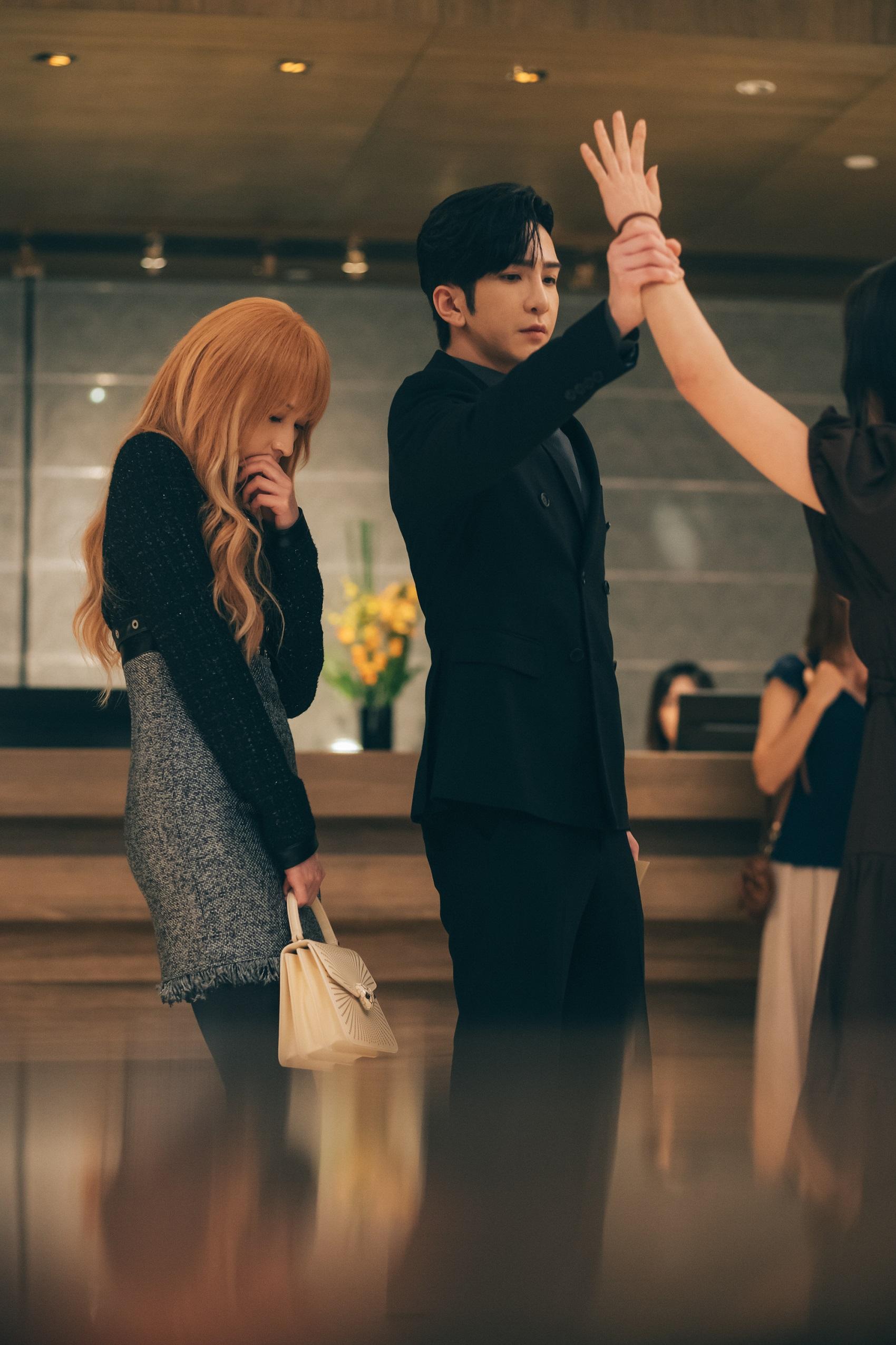 港版《社內相親》Anson Lo和陳漢娜有感情線。(劇照)