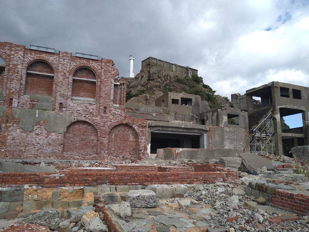 日本長崎軍艦島建築群。(X)