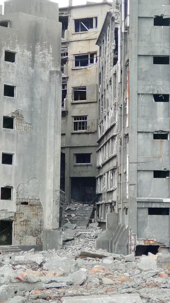 日本長崎軍艦島建築群。(X)